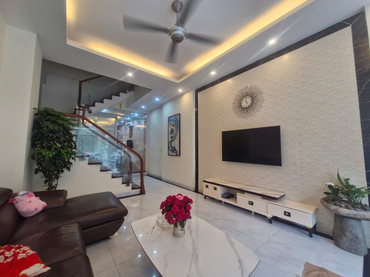 Bán nhà MẶT PHỐ Bùi Xương Trạch, THANH XUÂN – 70M² x 4 TẦNG, sau nhà là hồ - 23 tỷ. - Ảnh 2